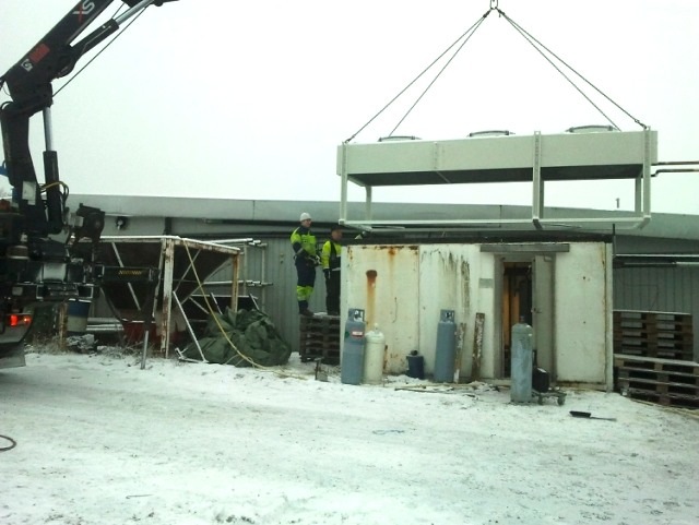 Lauhduttimen vaihtoa